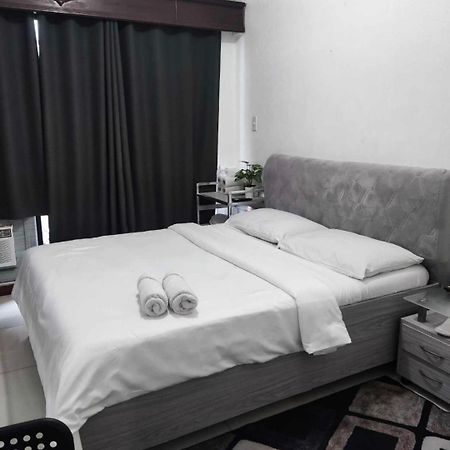 Citadel Inn Makati City ภายนอก รูปภาพ