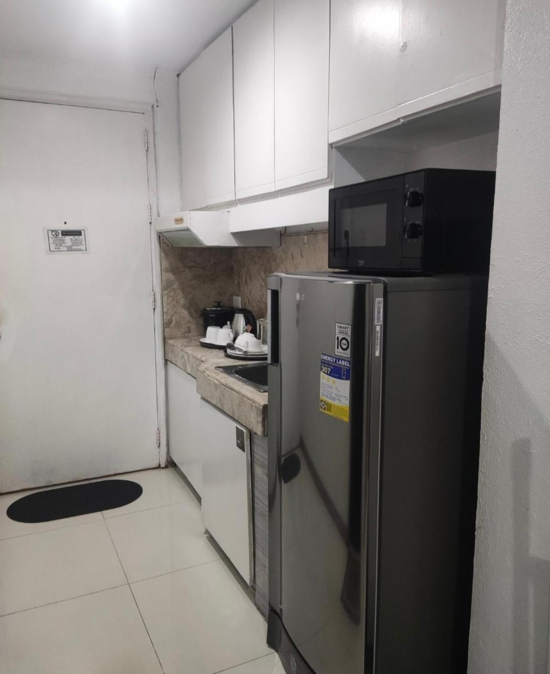 Citadel Inn Makati City ภายนอก รูปภาพ